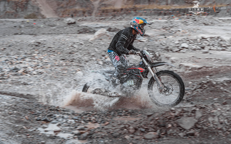 Load image into Gallery viewer, MotoTec Venom 72v 12000w Electric Dirt Bike